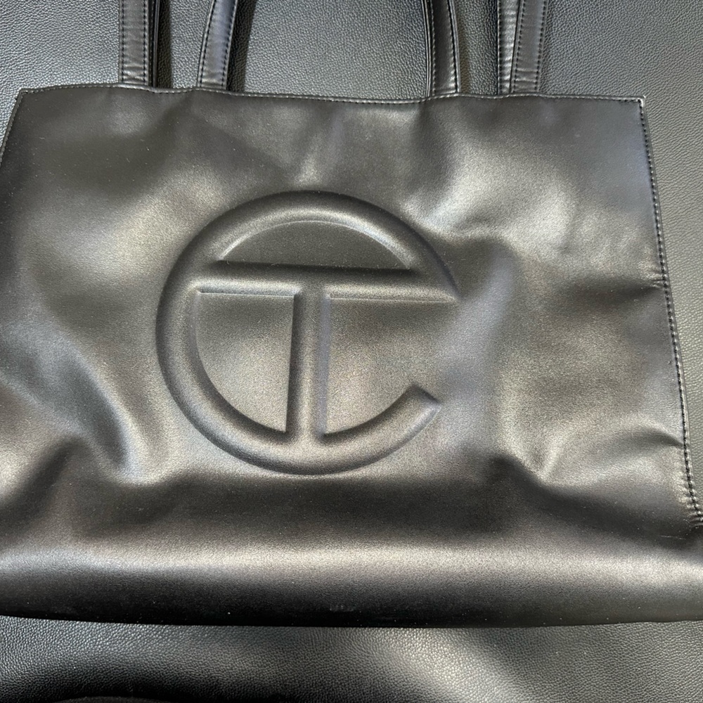 Medium telfar shopping bag